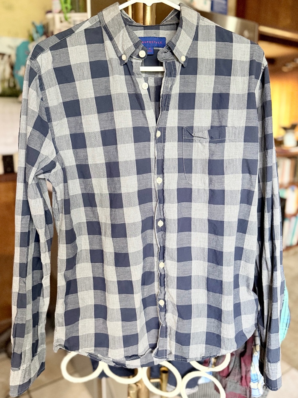 Aeropostale Men's Medium Button Down Shirt Long Sleeve Blue Gray Gingham Plaid